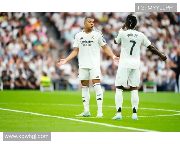 维尼修斯与阿隆索亲密互动缓解皇马更衣室紧张气氛 维尼修斯与阿隆索亲密互动缓解皇马更衣室紧张气氛