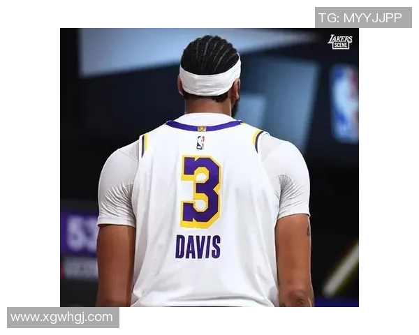 长江后浪推前浪文班对位浓眉续写传奇砍下40分15篮板的辉煌表现