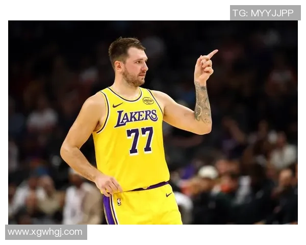 东契奇单节狂砍14分助球队逆转湖人苦苦追赶落后22分局势严峻