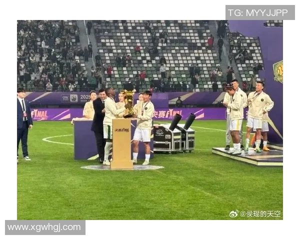 北京市体育局和足协领导现场观战足协杯决赛展现对足球发展的重视