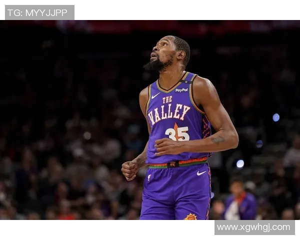 杜兰特第四节表现低迷未能得分球队遭遇失利令人失望 杜兰特第四节表现低迷未能得分球队遭遇失利令人失望