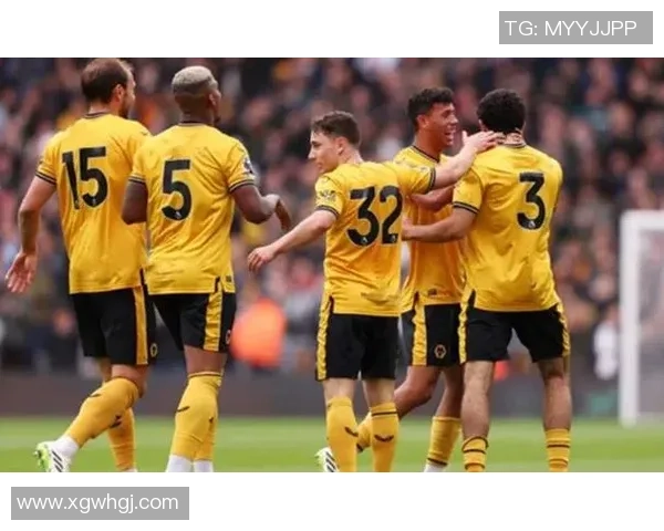 阿贾克斯与滕哈赫接触谈判狼队进展缓慢引发关注